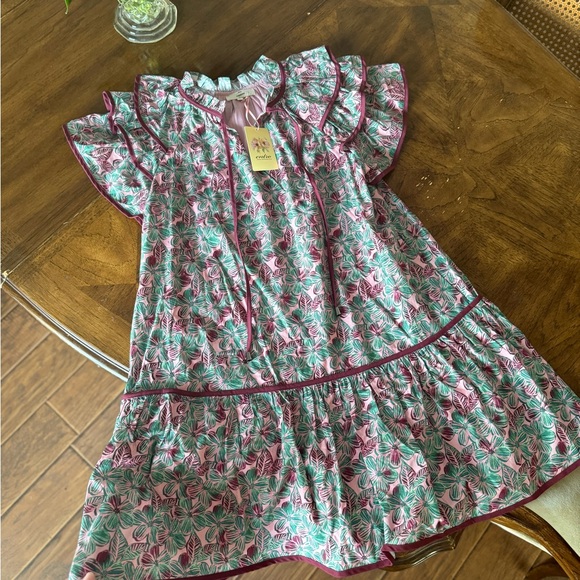 entro Dresses & Skirts - Entro - Floral Dress with Ruffle Sleeves NWT